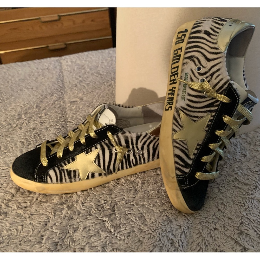 Golden Goose super stars size 9 in excellent condition  with super star  laces.